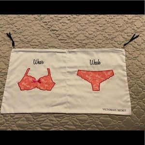 NWOT Victoria’s Secret Wear and Wash Intimates Travel Bag